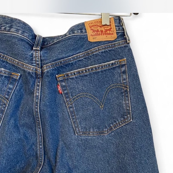 Levi's Iconic 501 Men's Blue Distressed Straight Jeans size 32 - Picture 4 of 8